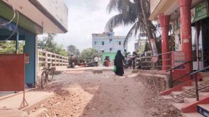 রাজাপুরে সেতু আছে নেই সংযোগ সড়ক নেই: অপচয় এক কোটি ৬৯ লাখ টাকা