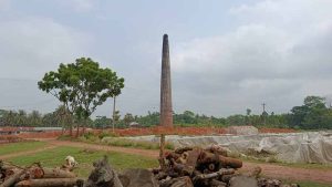 রাজাপুরে নিষিদ্ধের পরও আইন অমান্য করে ফের ইট পোড়াচ্ছে ‘সেভেন স্টার ব্রিকস’