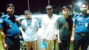 কাঠালিয়ায় চুরি হওয়া প্রাইভেট কারসহ তিন যুবক গ্রেফতার