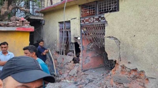 পাকিস্তানি হামলায় দুই শিশুসহ ১০ ভারতীয় নিহত