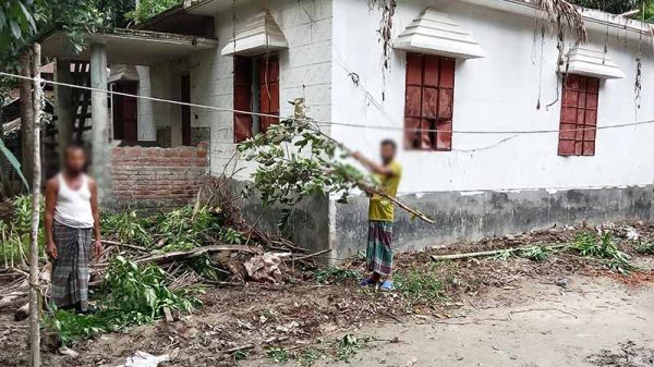 কাঠালিয়ায় হত্যা মামলার আসামীদের বিরুদ্ধে বাদীর ঘর ভাংচুরের অভিযোগ