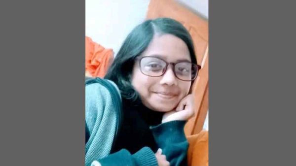 কাঠালিয়ায় অটোরিকশার চাকায় ওড়না পেঁচিয়ে আহত স্কুলছাত্রী মুনার মৃত্যু