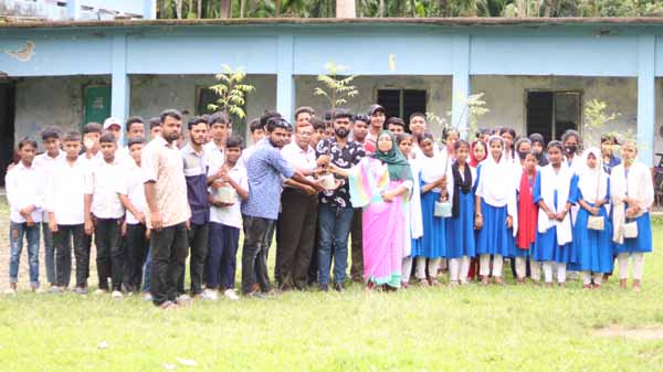 রাজাপুরে ছাত্রদলের উদ্যোগে বৃক্ষরোপণ কর্মসূচি