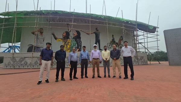 পদ্মা সেতুর ১১৭ কোটি টাকার ম্যুরাল থেকে শেখ হাসিনা বাদ, জুলাই গ্রাফিতি অঙ্কন
