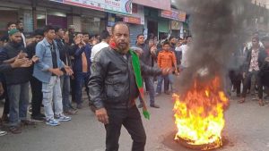 ‎শরীফ ওসমান হাদিকে হত্যার প্রতিবাদে কাঠালিয়ায় বিক্ষোভ মিছিল ও সড়ক অবরোধ