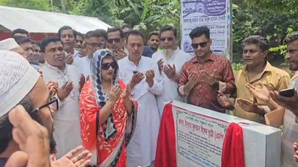 ঝালকাঠিতে খাল খনন কর্মসূচির উদ্বোধন করলেন এমপি ইলেন ভুট্টো