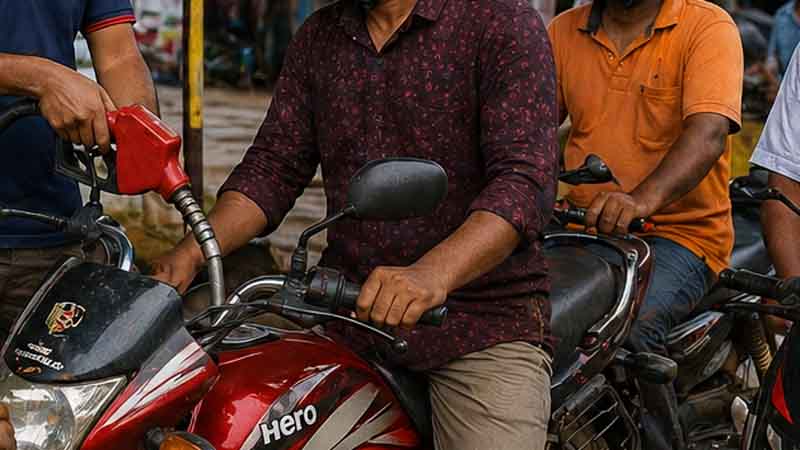 কাঠালিয়ায় সরকারি নির্ধারিত দামের চেয়ে চড়া দামে বিক্রি হচ্ছে অকটেন ও পেট্রোল