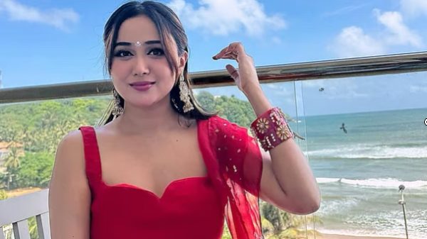 প্রধানমন্ত্রীর সঙ্গে অনেক বিষয়ে কথা হয়েছে : অভিনেত্রী চমক