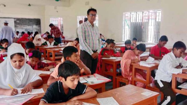 কাঠালিয়ায় প্রাথমিক বৃত্তি পরীক্ষা অনুষ্ঠিত