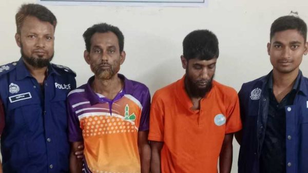 পুলিশের অভযোনে ৫০ পিস ইয়াবাসহ দুই মাদক ব্যবসায়ী গ্রেফতার