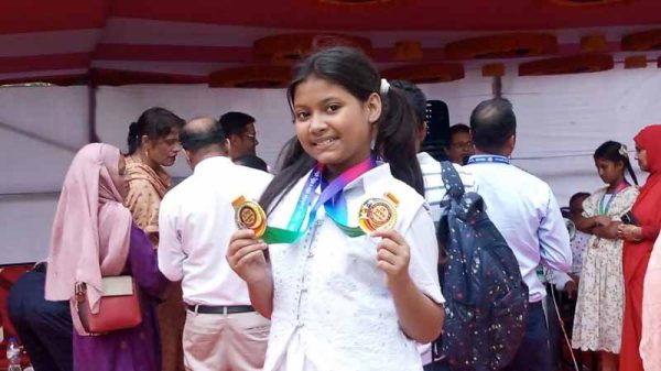 একক অভিনয়ে প্রথম, দলীয় বিতর্কে বিভাগীয় চ্যাম্পিয়ন কাঠালিয়ার রুকাইয়া