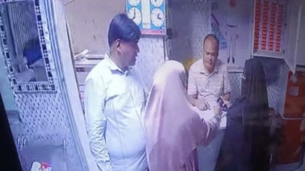 আবাসিক হোটেলে নারীর সঙ্গে রাতযাপনের অভিযোগ বিএনপি নেতা ‘ভাটা শহীদের’ বিরুদ্ধে
